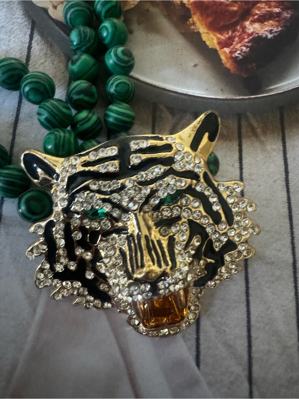 💚Eye Candy Los Angeles green Beaded Tiger Head Necklace